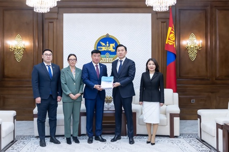 Татварын багц хуулийн төслийг өргөн мэдүүллээ