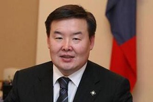 Улсын Их Хурлын гишүүн Г.Занданшатараас “Монгол Улсын хэмжээнд хар тамхи, мансууруулах бодисын эргэлтэд тавих хяналт, өнөөгийн нөхцөл байдал, гэмт хэргийн гаралт, түүний шалтгаан нөхцөл, урьдчилан сэргийлэх чиглэлээр хэрэгжүүлж байгаа арга хэмжээний талаар” Хууль зүй, дотоод хэргийн сайдад тавьсан асуулга   