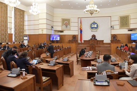 “Монгол Улсын Эрдэнэсийн сангийн үндсэн сангийн орлого, үндсэн болон гүйлгээний сангийн зарлагын 2023 оны төсвийн тухай” УИХ-ын тогтоолыг баталлаа