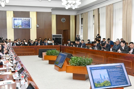 Үйлдвэрлэл, технологийн паркуудын эрх зүйн зохицуулалт, цаашдын хөгжлийн асуудлыг хөндөн хэлэлцлээ