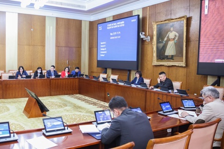 ХХНББХ: Хөгжлийн бэрхшээлтэй иргэдийн орон сууцжуулалтын талаарх Улсын Их Хурлын гишүүний асуултын хариуг сонсож, хэлэлцлээ