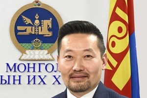 Улсын Их Хурлын гишүүн Х.Ганхуягаас Монголбанкны Ерөнхийлөгч Б.Лхагвасүрэнд хандаж “Төгрөг, долларын ханш болон төлбөр тооцооны асуудалд ямар зохицуулалт хийж байгаа талаар” тавьсан асуулт