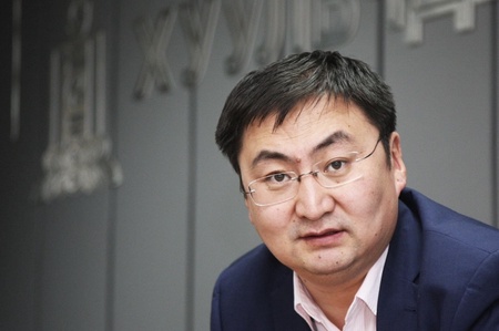 Хууль зүйн ухааны доктор, дэд профессор П.Амаржаргал: Улс тунхагласан өдөр бол таныг хамгаалах хуулийг баталсан өдөр юм шүү дээ