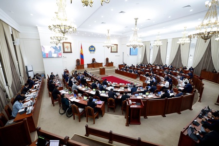 Монгол Улсын 2025 оны төсвийн тухай хуулийн төсөл болон бусад хуулийн төслүүдийг хэлэлцлээ
