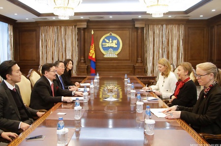 Chairman of the State Great Hural meets newly appointed Ambassadors of the Kingdom of Sweden and the Republic of Finland to Mongolia