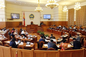 Монгол Улсын нэгдсэн төсвийн 2015 оны гүйцэтгэл, Засгийн газрын санхүүгийн нэгдсэн тайлангийн нэг дэх хэлэлцүүлгийг хийлээ