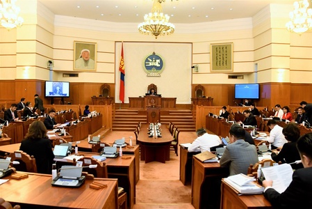 Монгол Улсын 2023 оны төсвийн тухай хуулийн төслүүдийг гурав дахь хэлэлцүүлэгт шилжүүллээ