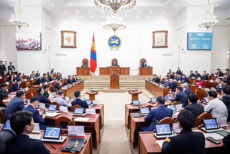 Монгол Улсын Их Хурлын тухай хуульд нэмэлт, өөрчлөлт оруулах тухай хуулийн төслийг анхны хэлэлцүүлэгт шилжүүллээ