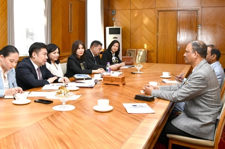 Төсвийн байнгын хорооны дарга Н.Наранбаатар БНЭУ-аас Монгол Улсад суугаа Элчин сайд Атул Малхари Готсурве-г хүлээн авч уулзав