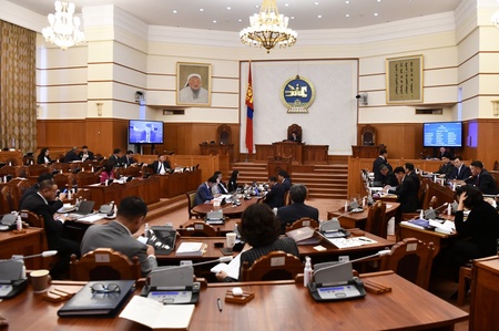 Үдээс өмнөх нэгдсэн хуралдаанаар Монгол Улсын 2023 оны төсвийн төслийг үргэлжлүүлэн хэлэлцлээ