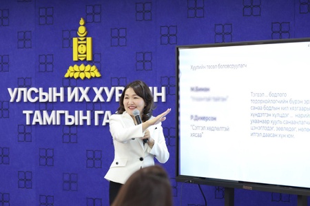 Л.Өлзийсайхан: Хуулийн төсөл боловсруулах нь тухайн улс орны хөгжил, ард түмний аж амьдралын онцлог, соёлд нийцсэн байх наад захын шалгууртай