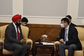 Mr.Enkh-Amgalan L., Minister for Education and Science and member of the State Great Hural met Mr. Singh M.P., Ambassador of India to Mongolia 