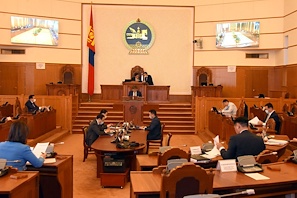Монгол Улсын Их Хурлын чуулганы хуралдааны дэгийн тухай хуульд нэмэлт оруулах тухай хуулийн төслийг анхны хэлэлцүүлэгт шилжүүллээ