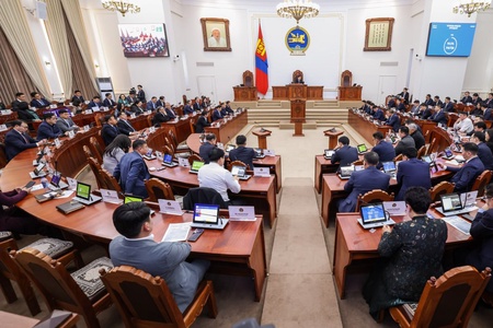 УИХ-ын даргыг үүрэгт ажлаас нь чөлөөлж, Монгол Улсын 2026 оны төсвийн тухай хуулийн төслүүдийг гурав дахь хэлэлцүүлэгт шилжүүлэв 