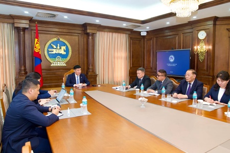 УИХ-ын дарга С.Бямбацогт Төсвийн тогтвортой байдлын зөвлөлийн дарга, гишүүдтэй уулзаж, санал солилцлоо