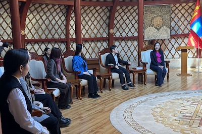 “Монголд Та Хэрэгтэй Менторшип” хөтөлбөрийн оюутнуудын төлөөлөл “Парламентын боловсрол” хөтөлбөрийн аялалд оролцлоо