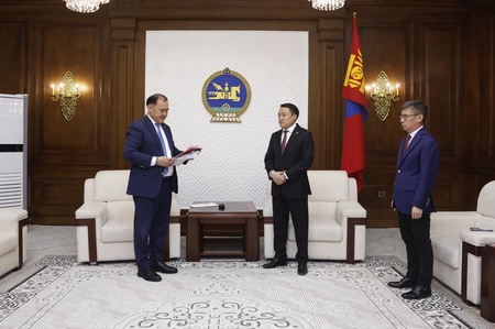 Монгол Улсын хөгжлийн 2026 оны төлөвлөгөө батлах тухай тогтоолын төслийг өргөн мэдүүлэв