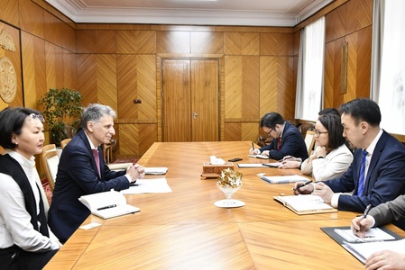 Монгол-Израилын парламентын бүлгийн дарга О.Саранчулуунд хамтын ажиллагааны хөтөлбөрийн төсөл гардуулав