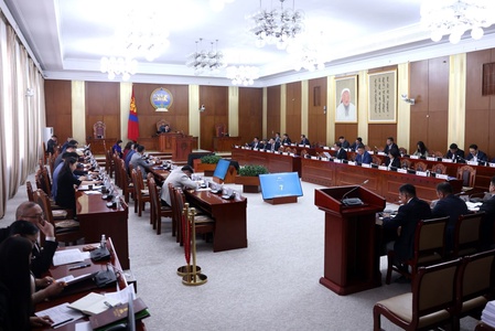 Монгол Улсын Их Хурлын тухай, Монгол Улсын Их Хурлын хяналт шалгалтын тухай болон Монгол Улсын Их Хурлын чуулганы хуралдааны дэгийн тухай хуулийн төслүүдийн эцсийн хэлэлцүүлгийг хийв