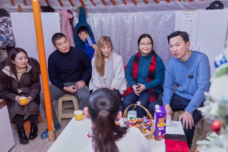 УИХ-ын дарга Н.Учрал нарны хавтангаар тог, дулаанаа шийдсэн өрхийн сайн туршлагатай танилцав