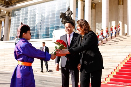 Chairman of the State Great Hural D. Amarbayasgalan Welcomes The Hon. Susan Lines, President of the Australian Senate 