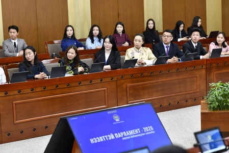 Оюутан дадлагажуулах “Нээлттэй парламент-2026” хөтөлбөрийн хаалт боллоо