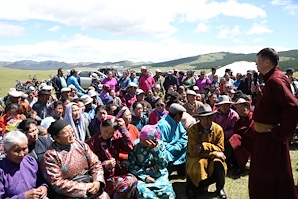 УИХ-ын дэд дарга Л.Энх-Амгалан 3000 гаруй иргэдтэй уулзаж, Монгол Улсын Үндсэн хуульд оруулах нэмэлт, өөрчлөлтийн төслийг танилцуулан саналыг нь сонсов