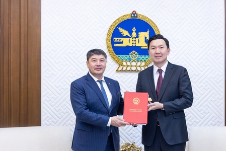 Хувийн нэмэлт тэтгэврийн тухай анхдагч хуулийн төслийг өргөн мэдүүлэв 