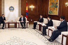 Монгол Улсын 2017 оны төсвийн тодотголыг өргөн мэдүүлэв