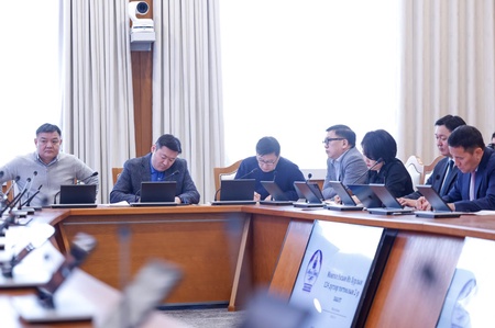 Ажлын хэсэг эдийн засгийн өнөөгийн нөхцөл байдал, авч хэрэгжүүлэх арга хэмжээний талаар мэдээлэл сонслоо