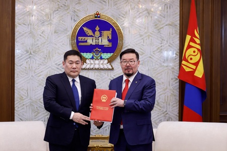 Монгол Улсын Ерөнхий сайд Л.Оюун-Эрдэнэ Үндэсний орон сууцжуулалтын тухай хуулийн төслийг өргөн мэдүүлэв