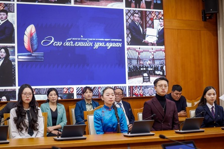 Байгалийн баялгийнхаа өгөөжийг боловсролын салбарт зарцуулж, хөрөнгө оруулалт хийхийг хүүхэд, залуус чухалчилж байна