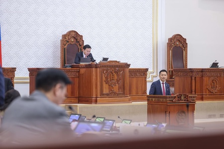 Оюу толгой бүлэг ордын ашиглалтад Монгол Улсын эрх ашгийг хангуулах, хүртэх өгөөжийг нэмэгдүүлэх Хянан шалгах түр хорооны тайлан, санал, дүгнэлттэй танилцлаа