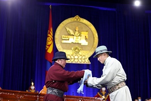  Монгол Улсын зургаа дахь Ерөнхийлөгч Ухнаагийн Хүрэлсүх Улсын Их Хуралд тангараг өргөж, бүрэн эрхээ хэрэгжүүлж эхэллээ