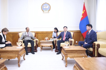 Монгол-Энэтхэгийн парламентын бүлгийн дарга, гишүүд Элчин сайд Атул Малхари Готсурвег урьж уулзлаа