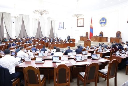 Замын хөдөлгөөний аюулгүй байдлын тухай хуульд нэмэлт, өөрчлөлт оруулах тухай хуулийн төсөл болон хамт өргөн мэдүүлсэн хууль, тогтоолын төслүүдийг эцэслэн батлав