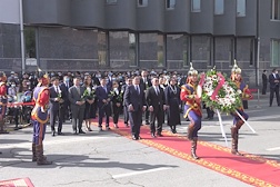 Видео: УИХ-ын дарга Г.Занданшатар болон УИХ-ын гишүүд хэлмэгдэгсдийн хөшөөнд цэцэг өргөж, хүндэтгэл үзүүллээ