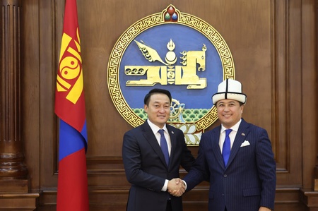 Chairman of the State Great Hural D. Amarbayasgalan Meets with Ambassador Aibek Artykbaev of the Kyrgyz Republic