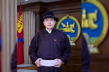 Анхдугаар Үндсэн хуулийг баталж, Бүгд Найрамдах Улс тунхагласан өдрийг тохиолдуулан УИХ-ын дарга Н.Учрал мэндчилгээ дэвшүүлэв