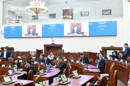 Зөвшөөрлийн тухай хуульд нэмэлт, өөрчлөлт оруулах тухай, Гадаад зээллэгийн ашиглалт, үр ашгийг нэмэгдүүлэх тухай хуулийн төслүүдийг анхны хэлэлцүүлэгт шилжүүллээ