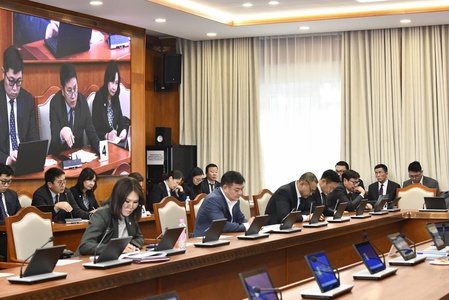 ТБХ:Монгол Улсыг ирэх таван жилд хөгжүүлэх үндсэн чиглэлийг батлах төслийн анхны хэлэлцүүлгийг хийлээ