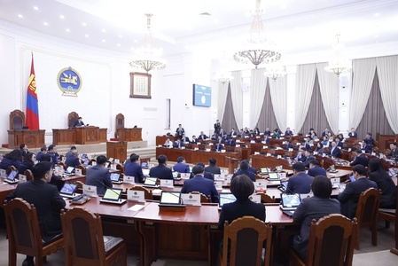 П.Дэлгэрнаранг өөрийнх нь хүсэлтээр Сонгуулийн ерөнхий хорооны дарга, гишүүнээс чөлөөлж, Монголбанкны Ерөнхийлөгчөөр С.Наранцогтыг томилов