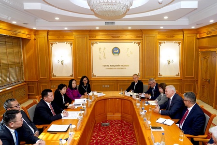 УИХ-ын гишүүн Л.Мөнхбаатар БНПУ-ын парламент дахь Польш-Монголын парламентын бүлгийн дарга, гишүүдтэй уулзлаа
