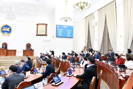 Эрхтэн, эд, эс шилжүүлэн суулгах тухай хуулийн төсөлтэй холбогдуулан  боловсруулсан хууль тогтоолын төслүүдийг эцэслэн батлах бэлтгэл хангуулахаар шилжүүлэв