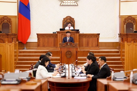 Ерөнхий сайдын мэдээллийн цагаар Зам, тээврийн хөгжлийн сайд С.Бямбацогт мэдээлэл хийлээ