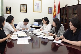 Монгол Улсын Үндсэн хуульд оруулах нэмэлт, өөрчлөлтийн төслийн эхийг баригчид дөрвөн ажлын хэсгийн саналыг  танилцууллаа  