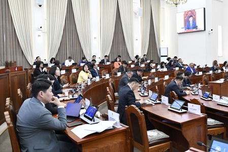 Эрхтэн, эд, эс шилжүүлэн суулгах тухай хуулийн төсөл болон хамт өргөн мэдүүлсэн хуулийн төслүүдийг эцэслэн батлах бэлтгэл хангуулахаар шилжүүллээ