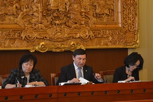 Монгол Улсын Засгийн газрын 2012-2016 оны үйл ажиллагааны хөтөлбөрийн хэрэгжилтийг (2013 оны байдлаар) хэлэлцэн санал, дүгнэлтийн төсөл боловсруулж, хэлэлцүүлэх ажлын хэсэг хуралдав