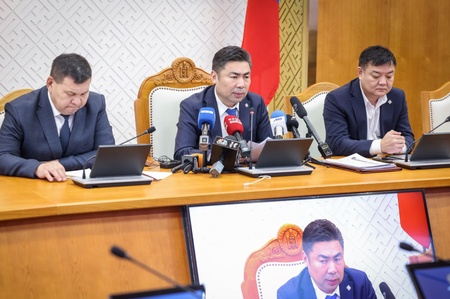 Төсвийн байнгын хороо намрын ээлжит чуулганы хугацаанд 25 удаа хуралдаж, долоон хууль, Улсын Их Хурлын гурван тогтоолын төслийг хэлэлцүүлэн батлуулжээ