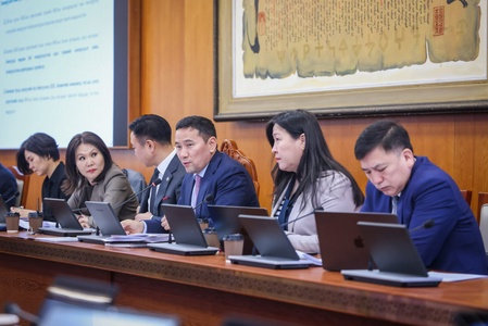 Ажлын хэсэг эдийн засаг, бизнес, банк, санхүүгийн асуудлаар хуралдлаа